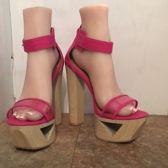 Qupid Shoes - Qupid pink platform wood look heels sz 8.5